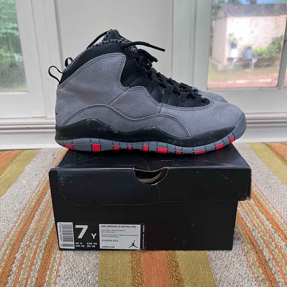 Jordan 10 Retro Boy’s Shoes - Gray and Black